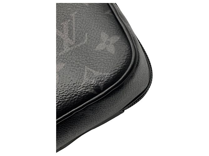 Borsa Messenger Alpha in tela Monogram nera e pelle Louis Vuitton Nero - vista 13