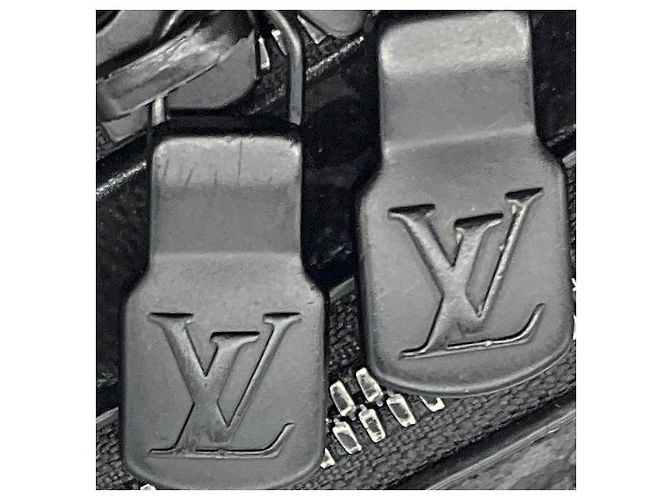Borsa Messenger Alpha in tela Monogram nera e pelle Louis Vuitton Nero - vista 9