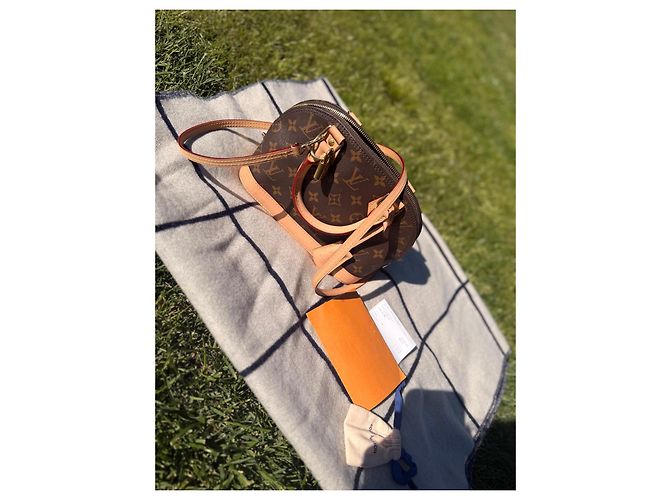 Louis Vuitton Monogram Alma BB Castaño - vista 2