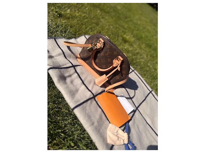 Louis Vuitton Monogram Alma BB Castaño - vista 3