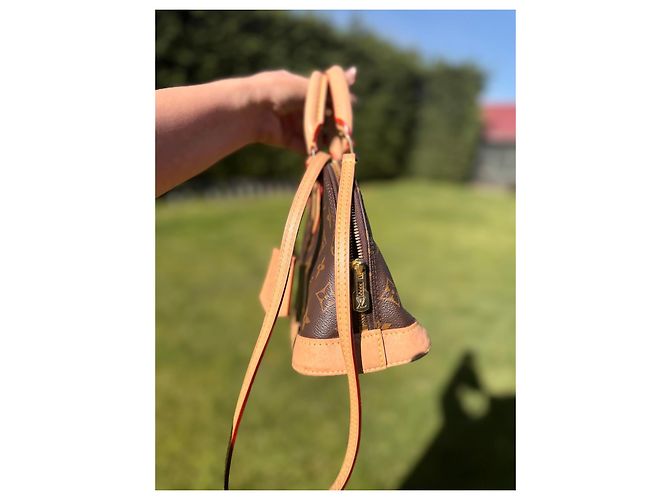 Louis Vuitton Monogram Alma BB Castaño - vista 9