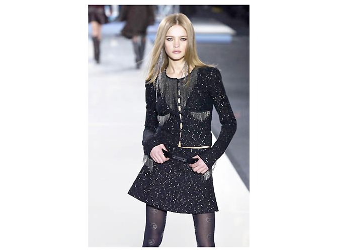 Chanel Mini gonna svasata in tweed con paillettes Fall 2002 Nero - vista 2