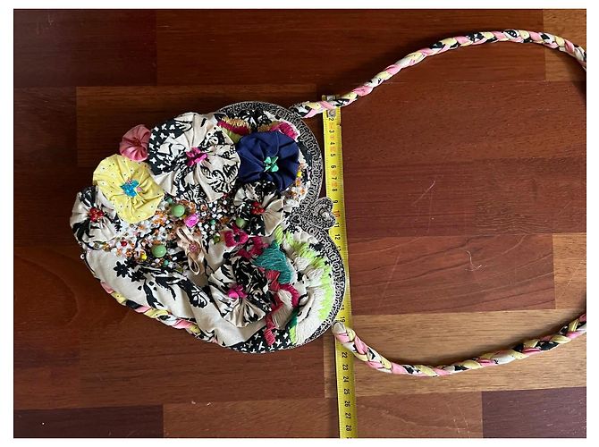 Christian Lacroix Herzförmige Handtasche Schwarz Pink Weiß Blau Mehrfarben Grün Gelb - Ansicht 9