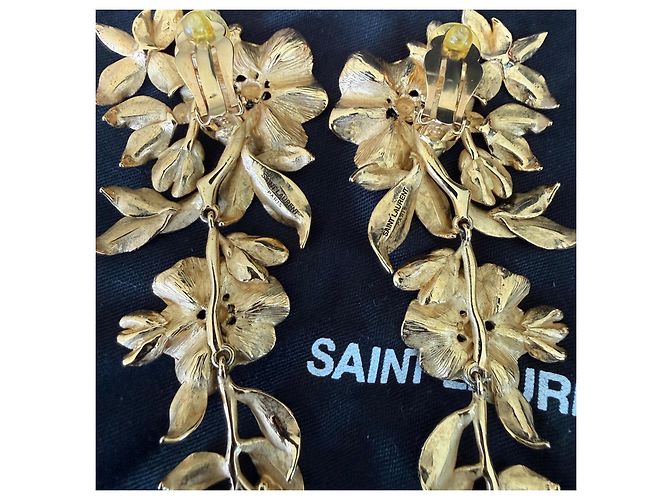Saint Laurent Orecchini a Clip XXL Fiori Dorati D'oro - vista 5