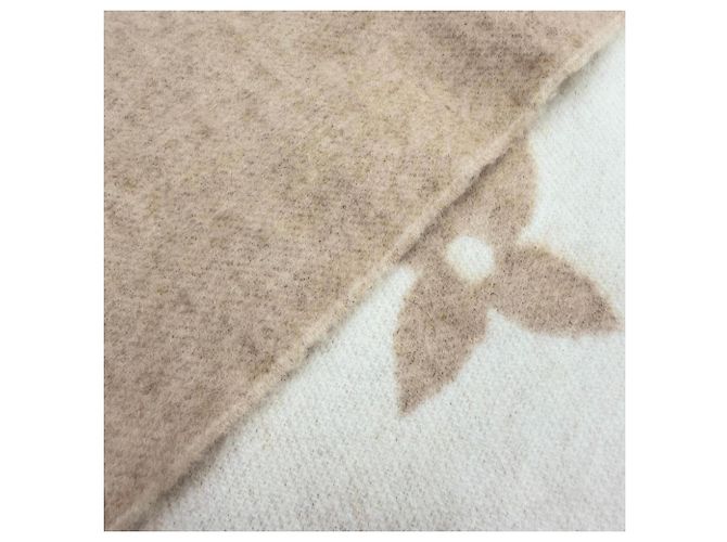 Stola in cashmere e pelliccia di visone beige Louis Vuitton - vista 6