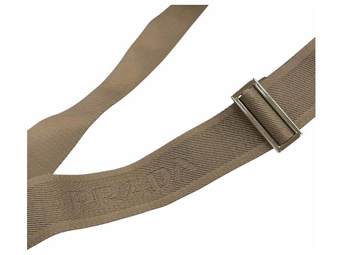 Prada Schultertasche aus Vitello Daino Leder Grau - Ansicht 7