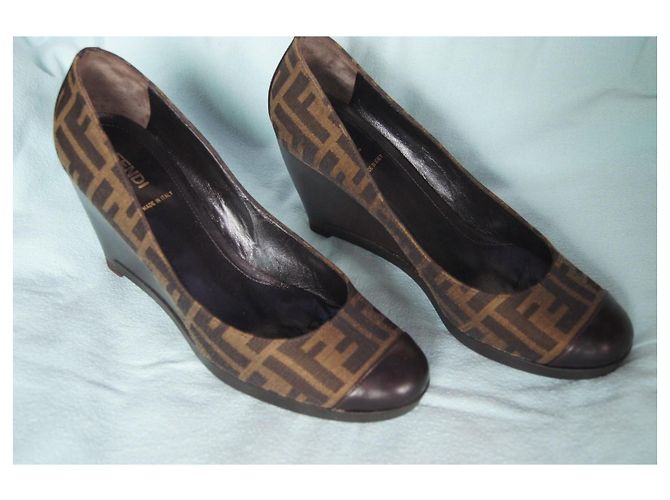 Fendi Zucca Monogramm Canvas Pumps - Ansicht 2