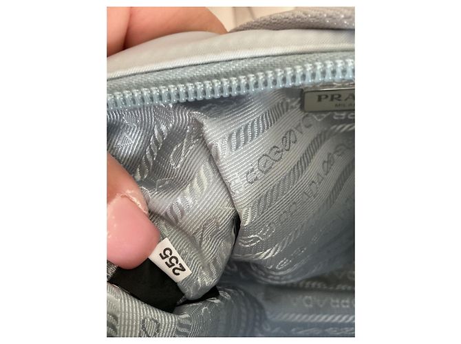 Prada Re-Edition 2000 Borsa a Spalla in Nylon Grigia Grigio - vista 10