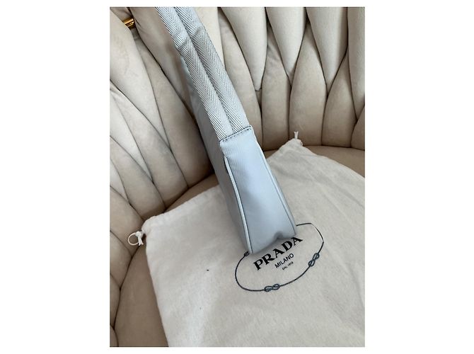 Prada Re-Edition 2000 Borsa a Spalla in Nylon Grigia Grigio - vista 4