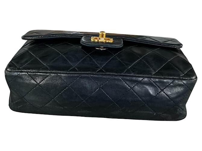 Timeless Borsa Chanel Small Classic Double Flap in pelle nera Nero - vista 4