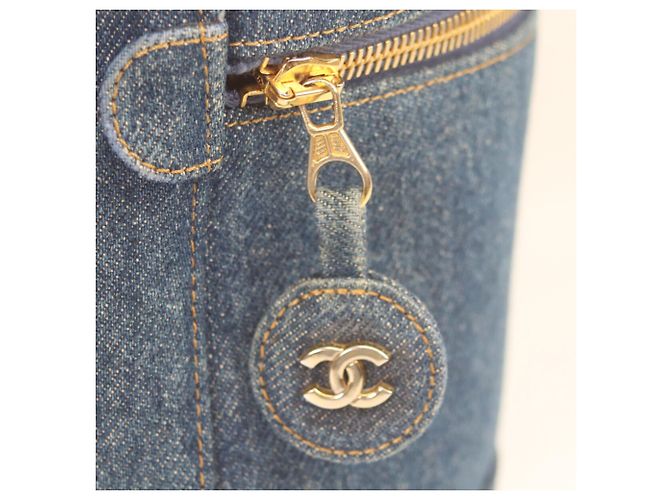Borsa vanity verticale in denim Chanel A01998 - vista 6