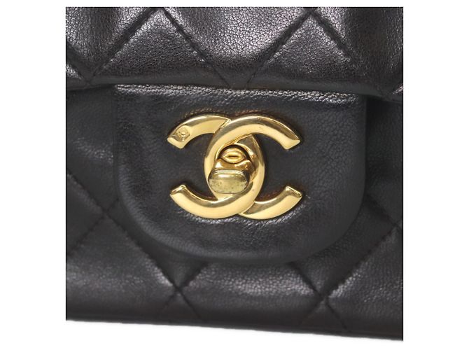Timeless Borsa a tracolla Chanel A01112 in pelle di agnello nera Nero - vista 6