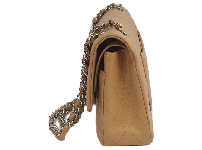 Borsa a tracolla Chanel A01112 in pelle caviar matelassé beige - vista 2