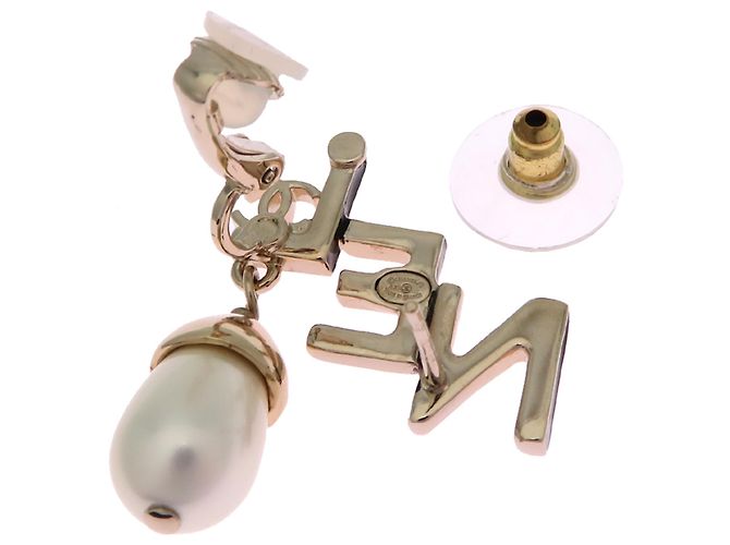 Pendientes de botón de perlas de imitación con logotipo de Chanel - vista 4