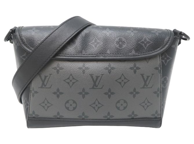 Borsa a tracolla Louis Vuitton Pulse Messenger Nero - vista 2