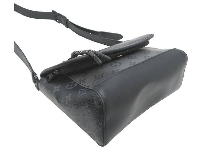 Borsa a tracolla Louis Vuitton Pulse Messenger Nero - vista 3