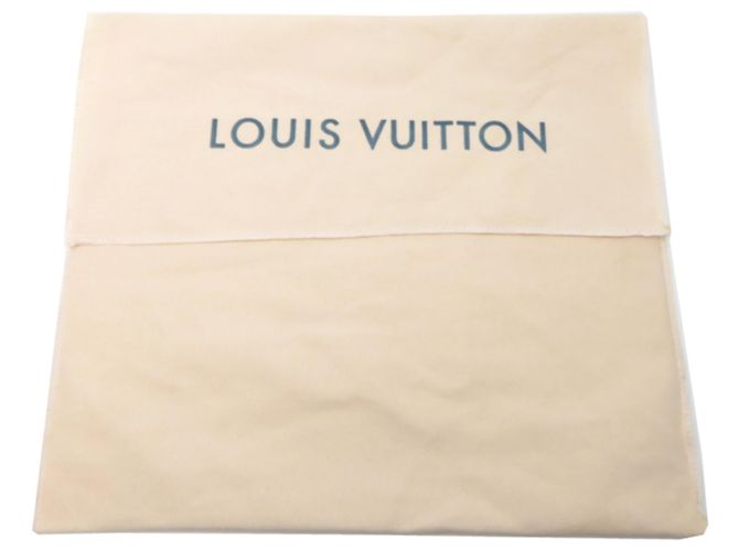 Borsa a tracolla Louis Vuitton Pulse Messenger Nero - vista 9