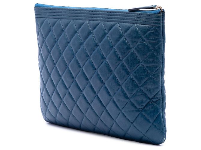 Chanel Blue Medium Quilted Caviar Boy O Case Clutch Blu scuro - vista 2