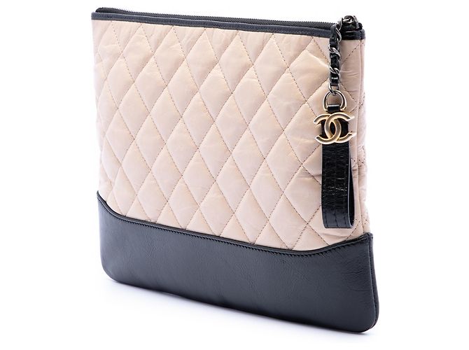 Clutch Chanel Gabrielle O Case in pelle di vitello invecchiata marrone Medium - vista 2