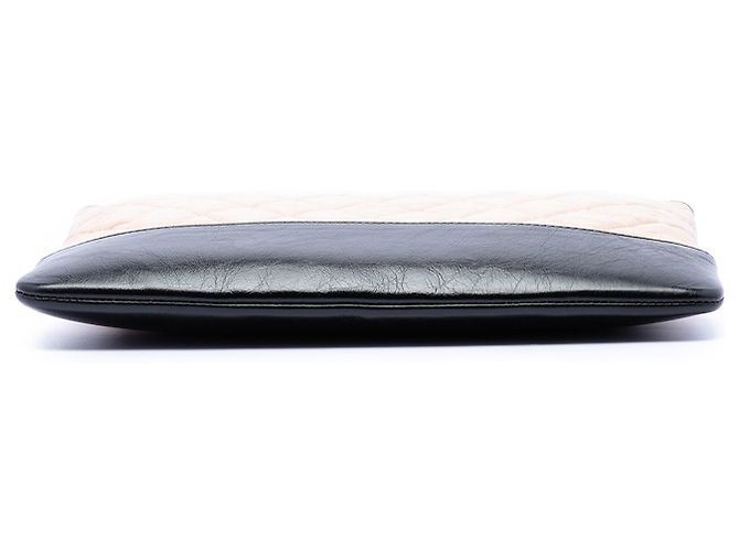 Clutch Chanel Gabrielle O Case in pelle di vitello invecchiata marrone Medium - vista 3