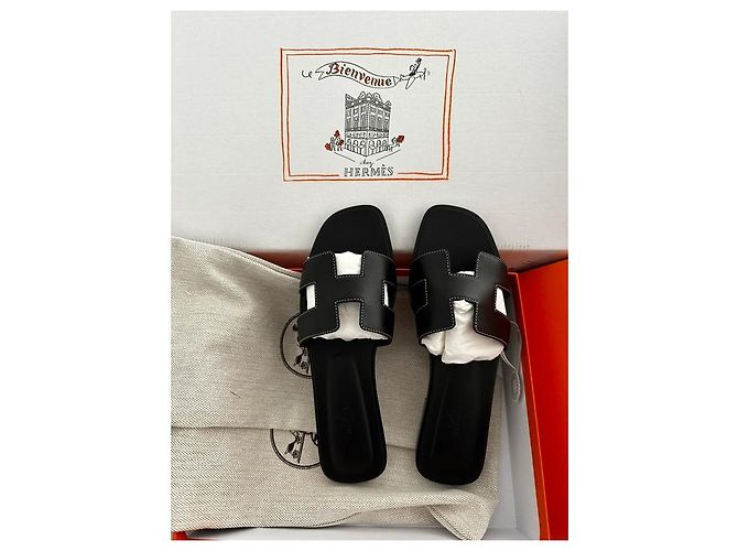Sandali Hermès Oran in pelle nera Nero - vista 2