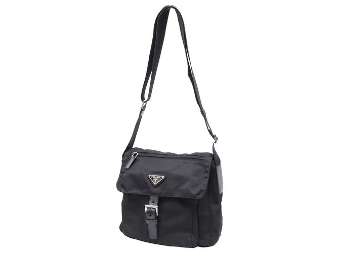 Prada Re-Nylon Vela Messenger Bag mit Einzelschnalle aus schwarzem Polyamid - Ansicht 2