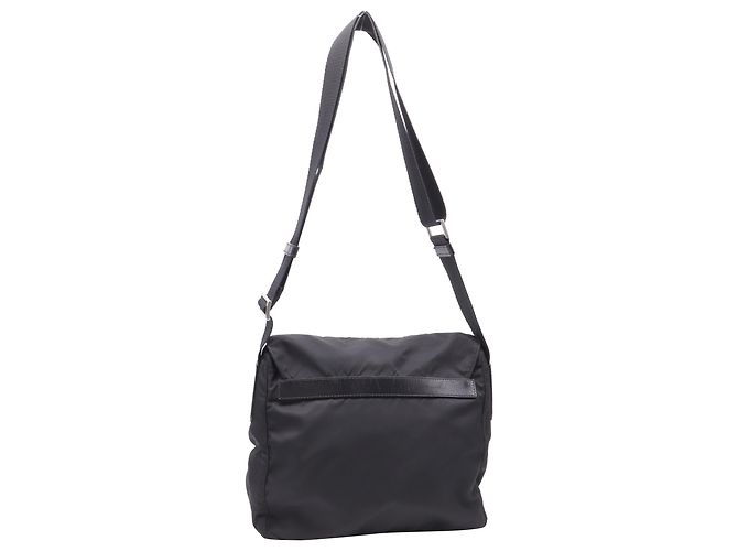 Prada Re-Nylon Vela Messenger Bag mit Einzelschnalle aus schwarzem Polyamid - Ansicht 4