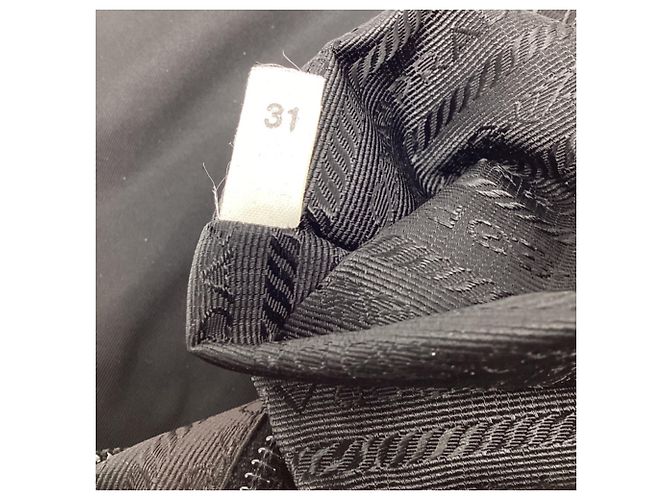 Prada Re-Nylon Vela Messenger Bag mit Einzelschnalle aus schwarzem Polyamid - Ansicht 8