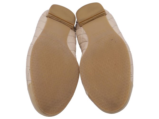 Sapatilhas acolchoadas Stuart Weitzman em couro bege - vista 6
