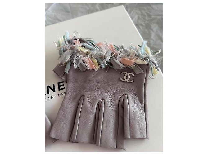 Chanel graue fingerlose Lederhandschuhe mit Chiffon-Details - Ansicht 2