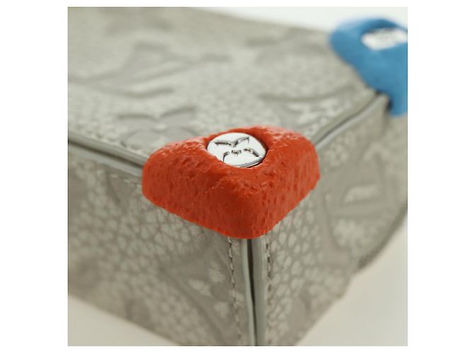 LOUIS VUITTON Taurillon Clemence Climbing Pouch Gray MP3383 LV Auth 177975M Marrone - vista 15