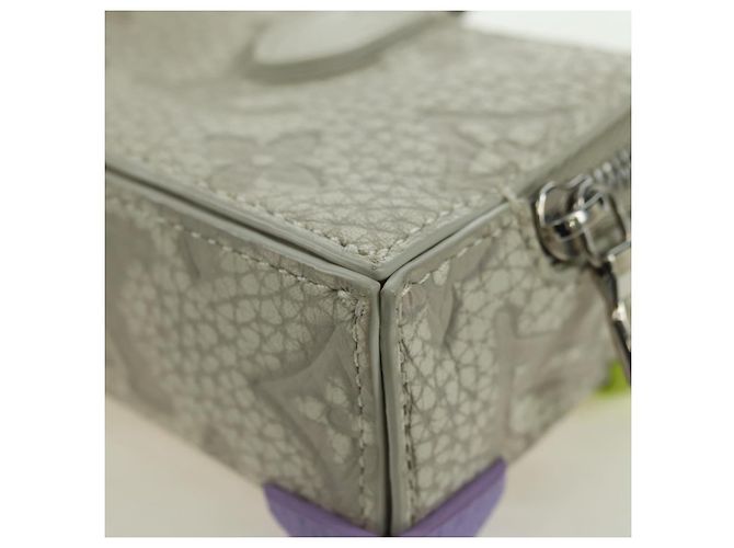 LOUIS VUITTON Taurillon Clemence Climbing Pouch Gray MP3383 LV Auth 177975M Marrone - vista 17