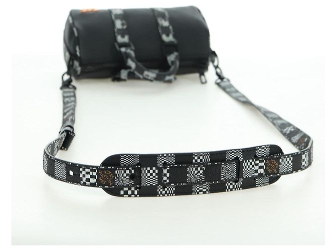 LOUIS VUITTON Borsa Keepall XS Damier Distorted City Nera M80202 LV Auth 177433SM Nero - vista 8