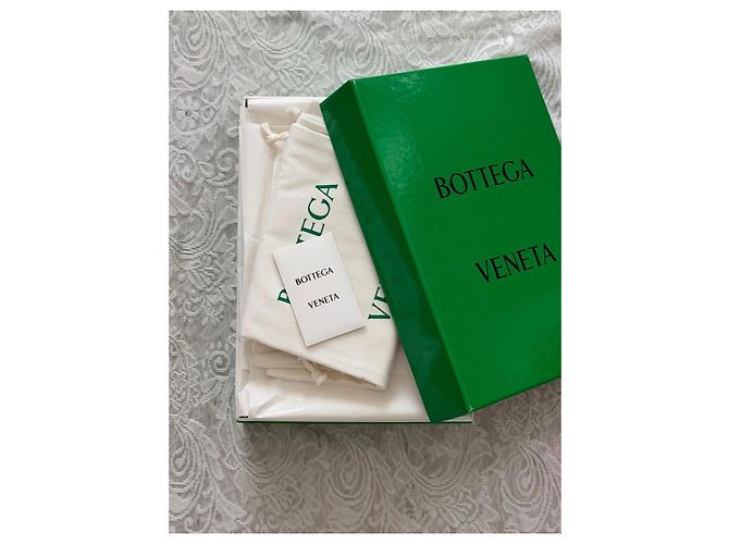 Bottega Veneta Mocassini Madame in vernice trapuntata nera Nero - vista 12