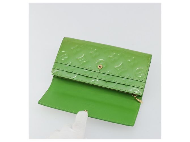 LOUIS VUITTON Vernis Portefeiulle Sarah Wallet Vert Tonic M93635 LV Auth 171237A - vista 18