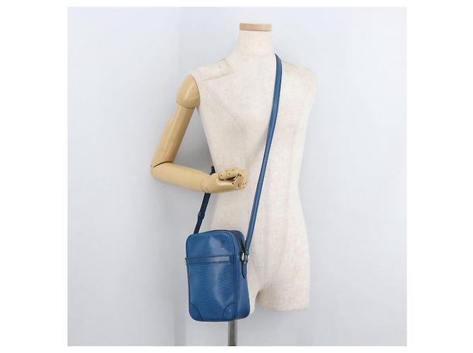 LOUIS VUITTON Epi Danube Shoulder Bag Blue M45635 LV Auth bs35000A - vista 22