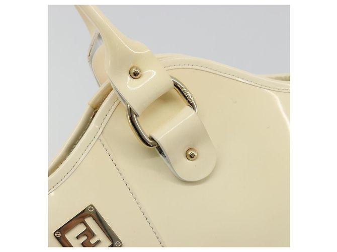 Borsa FENDI in pelle vernice Avorio Oro Auth BA12442A D'oro Crudo - vista 10