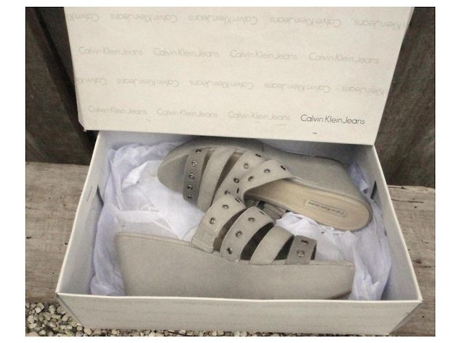 Autre Marque Sandali con zeppa in pelle grigia Calvin Klein Jeans Grigio - vista 2
