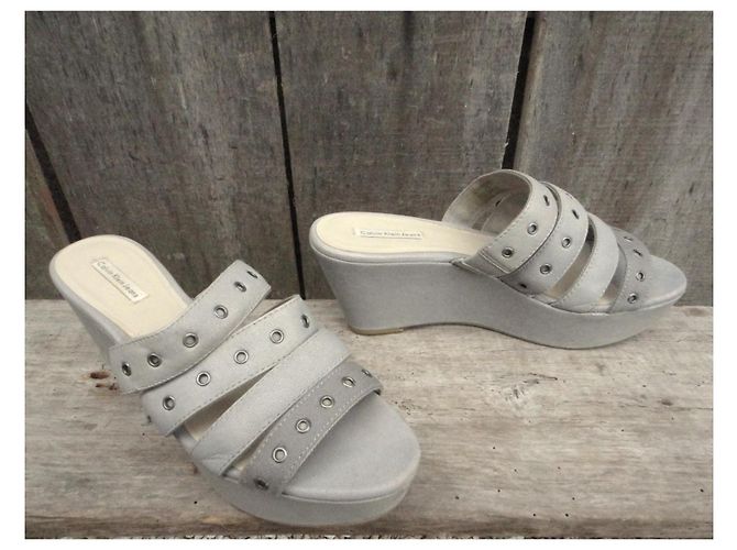 Autre Marque Sandali con zeppa in pelle grigia Calvin Klein Jeans Grigio - vista 3