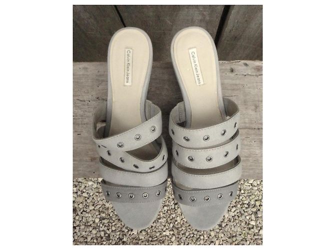 Autre Marque Sandali con zeppa in pelle grigia Calvin Klein Jeans Grigio - vista 5