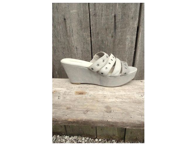 Autre Marque Sandali con zeppa in pelle grigia Calvin Klein Jeans Grigio - vista 8