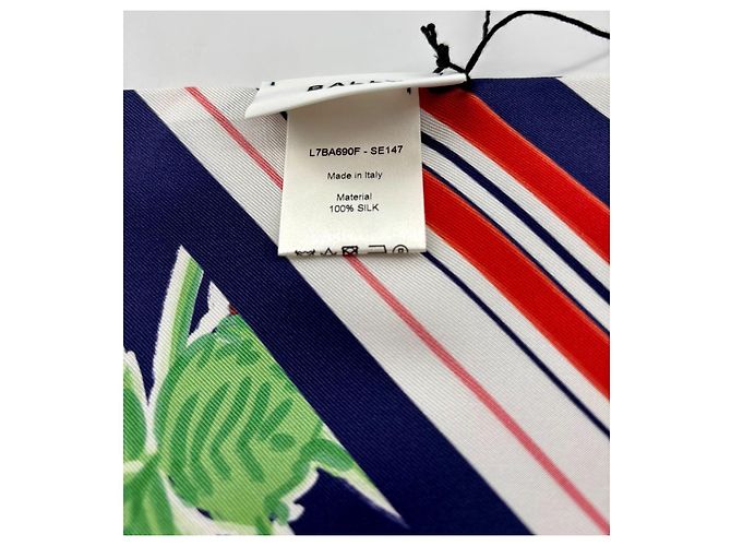 Lenço Skinny Bally de Seda com Estampa de Morangos Multicor - vista 3