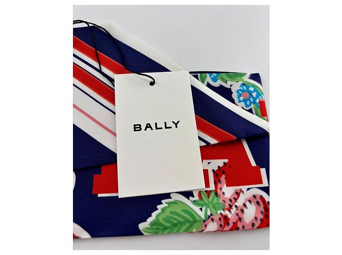 Lenço Skinny Bally de Seda com Estampa de Morangos Multicor - vista 9