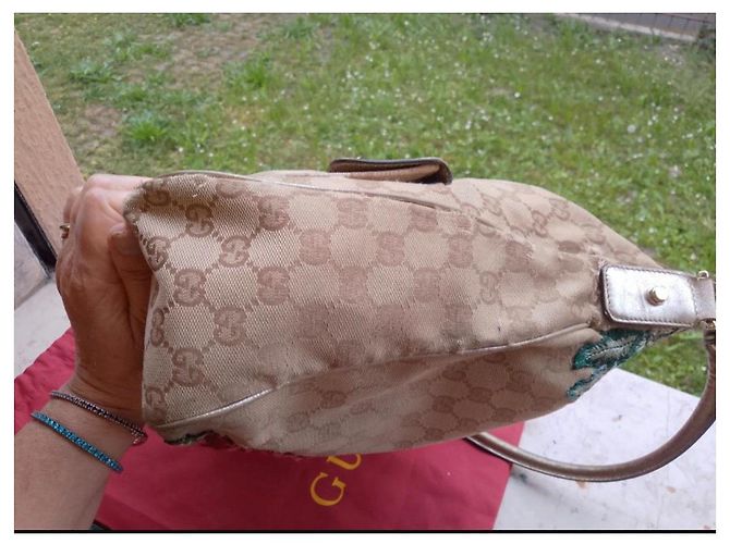 Borsa Gucci in tela monogrammata beige e pelle dorata con ricamo rosa D'oro - vista 6