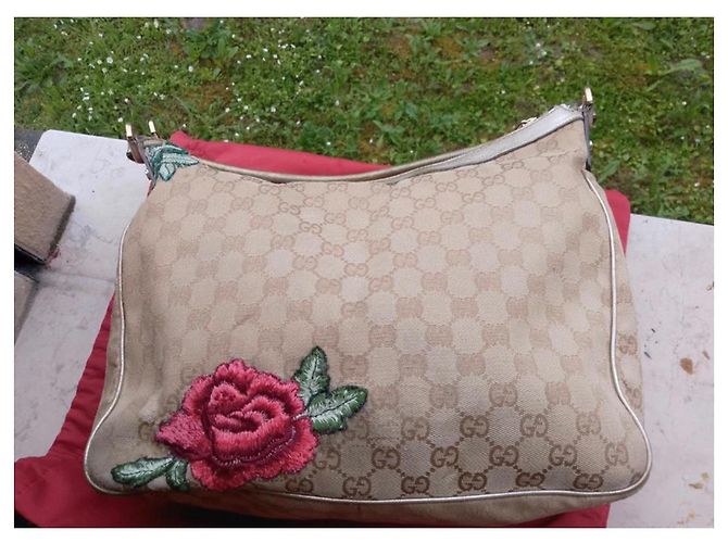 Borsa Gucci in tela monogrammata beige e pelle dorata con ricamo rosa D'oro - vista 9