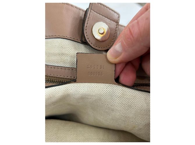 Borsa a mano Gucci Scarlett in pelle monogramma GG - Beige - vista 13