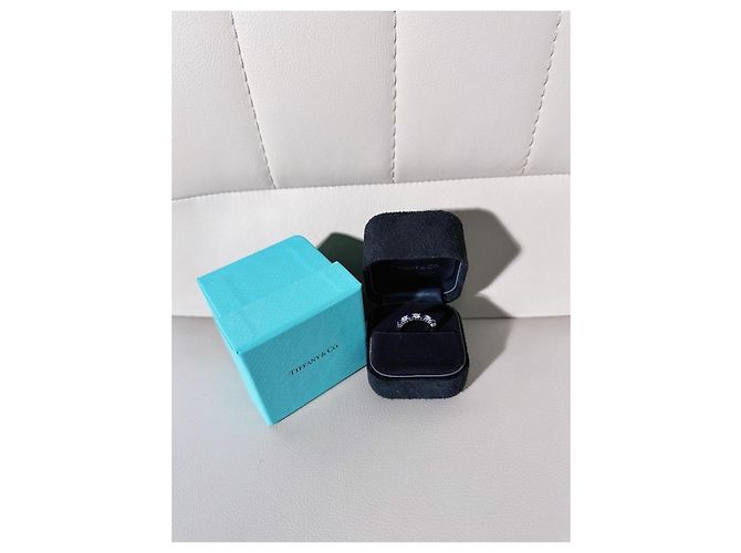 Anello Tiffany & Co. Embrace in Platino, Zaffiro e Diamanti Multicolore - vista 3