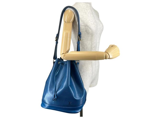 Borsa a tracolla Louis Vuitton in pelle Epi blu Toledo - vista 16