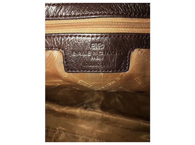 Balenciaga Borsa a tracolla in pelle marrone con borchie - vista 7