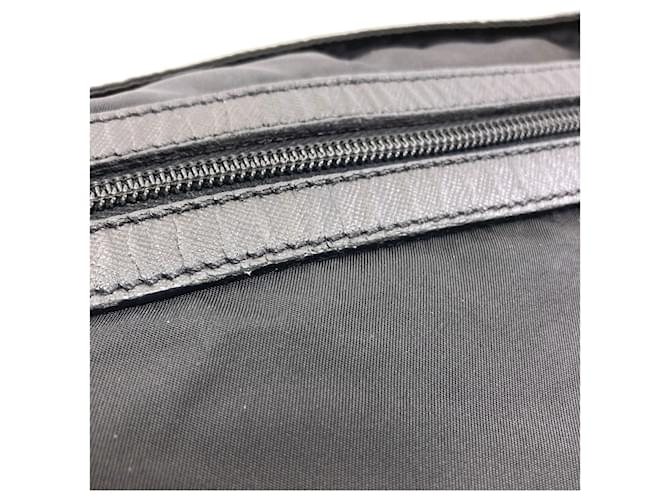 Borsa a tracolla in nylon nero Prada - vista 15